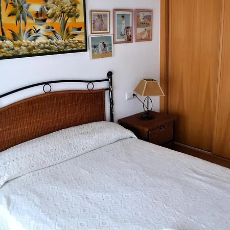Apartment Carrer Salpa Diii, 2 Dormitorios, By Bookindenia Denia